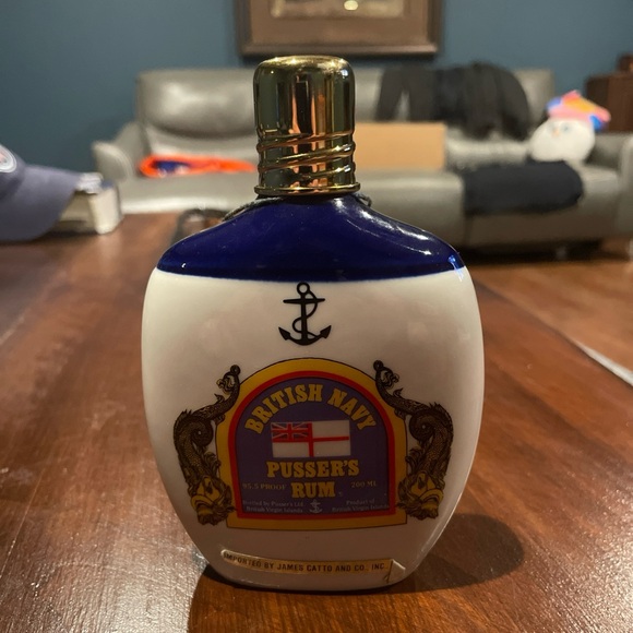 Vintage British Navy Pusser's Rum Hand Cast Porcelain Hip Flask Empty Bottle - Picture 2 of 6